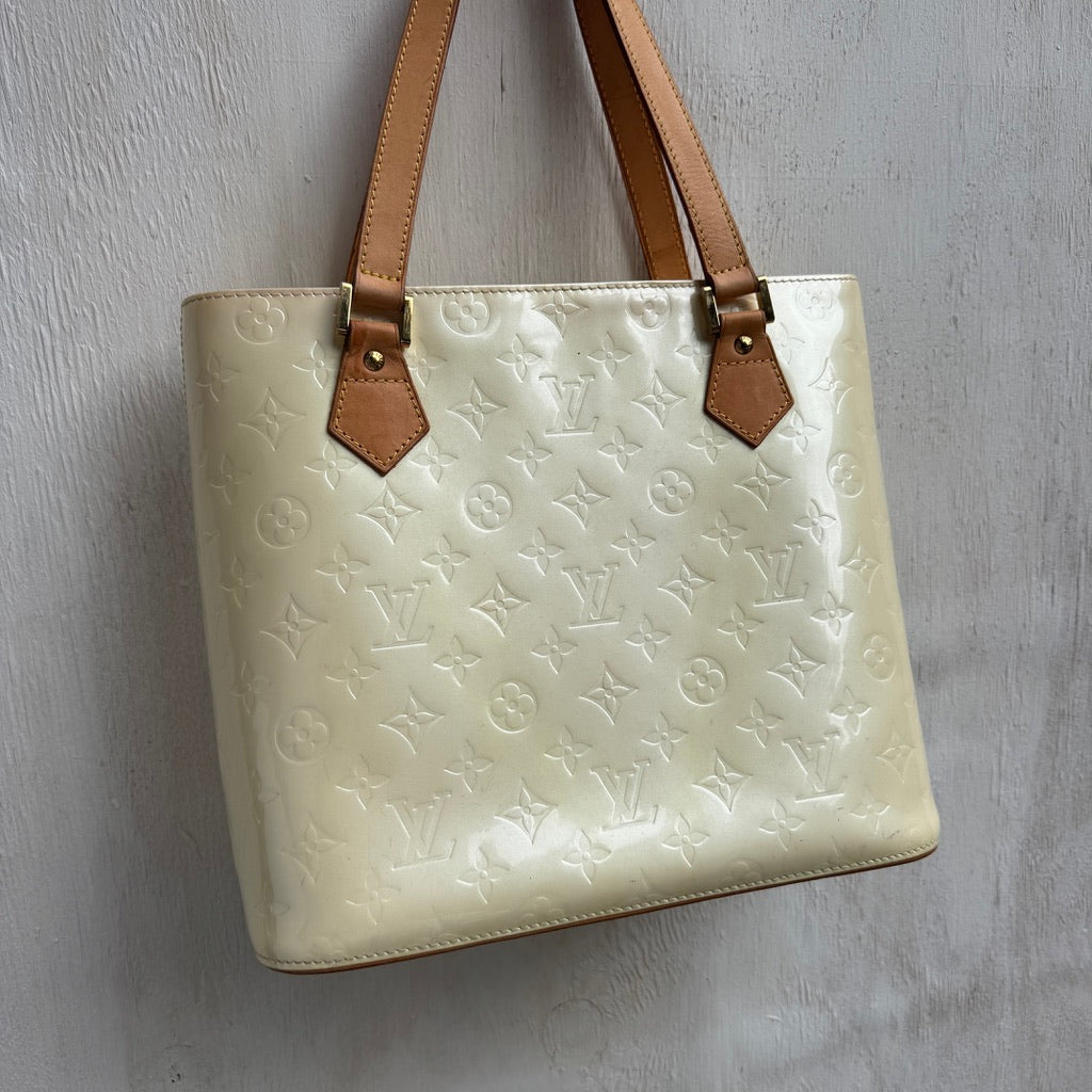 Louis Vuitton Pearl Houston Vernis Monogram Bag