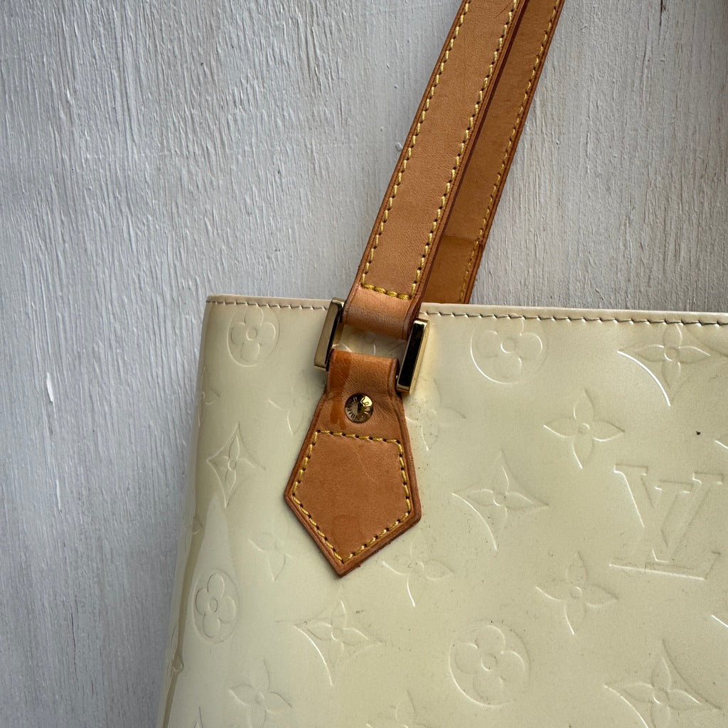 Louis Vuitton Pearl Houston Vernis Monogram Bag