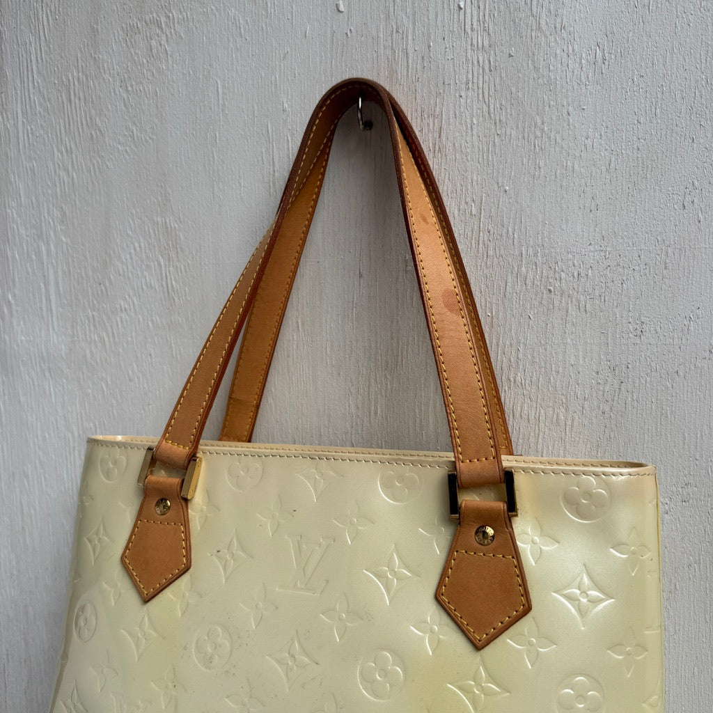 Louis Vuitton Pearl Houston Vernis Monogram Bag