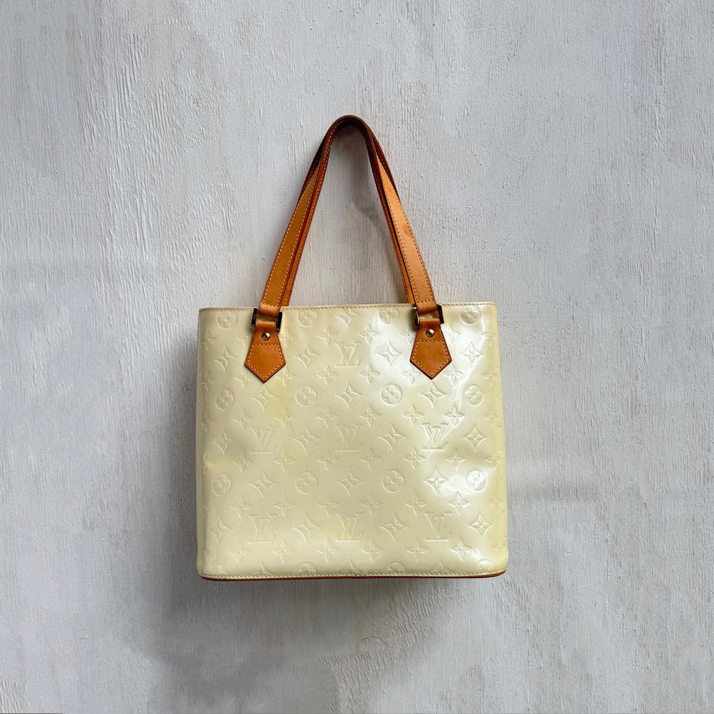 Louis Vuitton Pearl Houston Vernis Monogram Bag