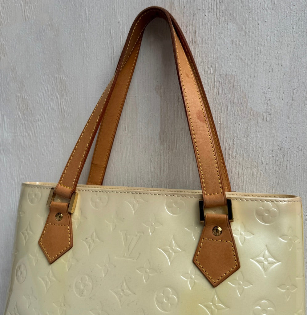 Louis Vuitton Pearl Houston Vernis Monogram Bag